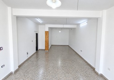 Exelente local en alquiler sobre Av. Velez Sarsfield - Ciudad Madero